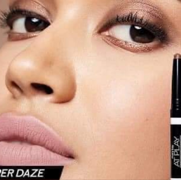 Mary kay At Play Eyashadow Stick in Cooper Daze. - Picture 3 of 3